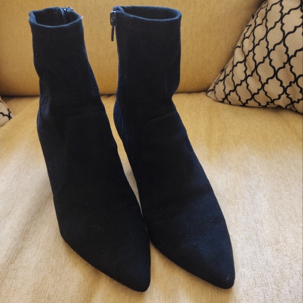 Ann Taylor black suede booties size 6